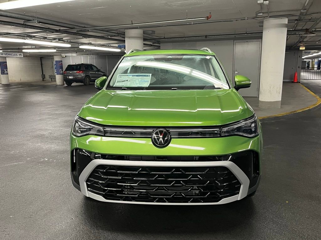 New 2025 Volkswagen Taos SEL image 31