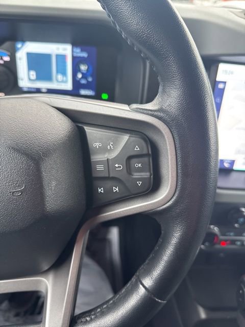 Used 2023 Ford Bronco Badlands image 32