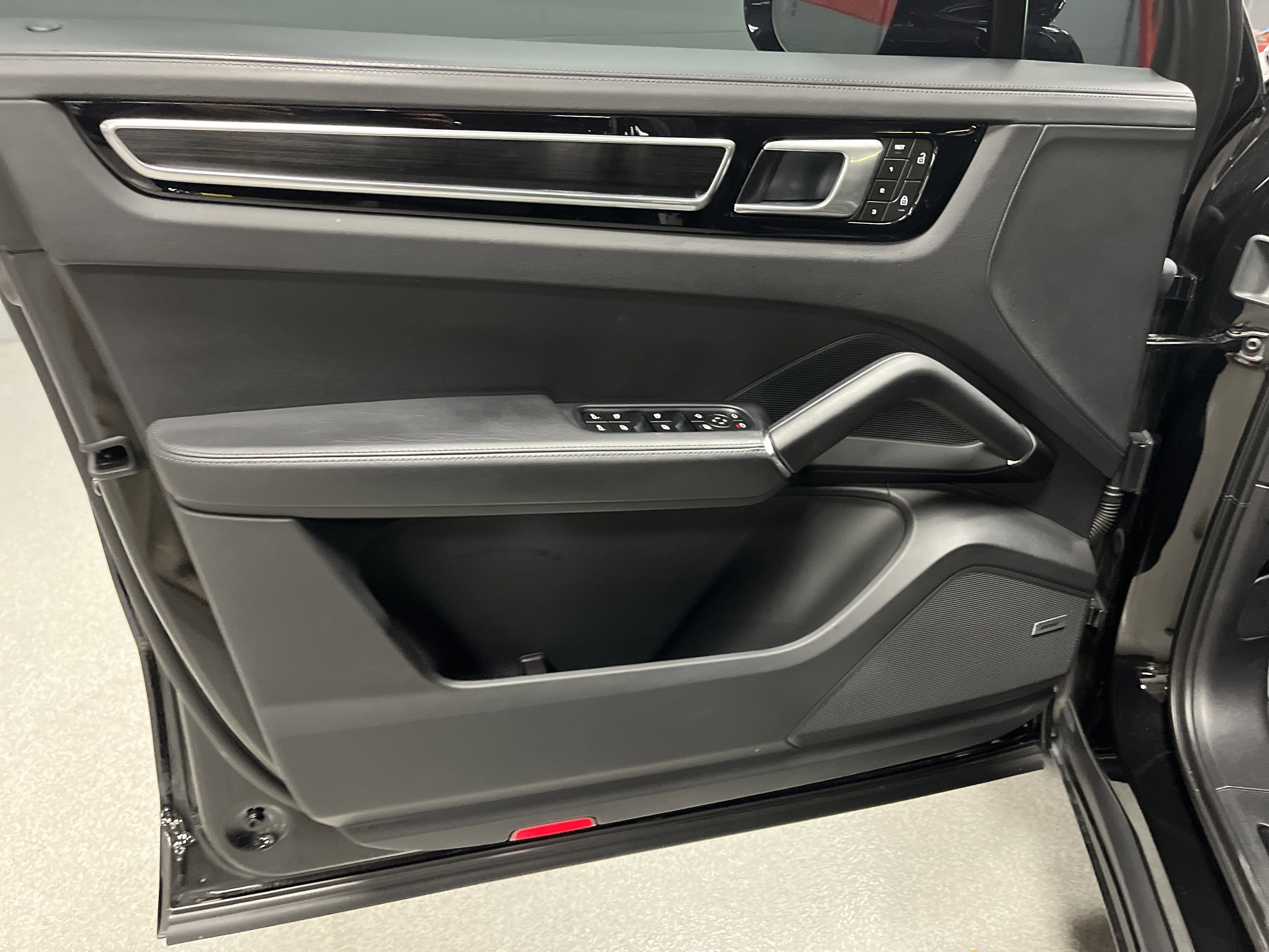 Used 2023 Porsche Cayenne GTS image 14