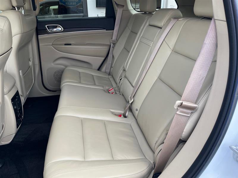 Used 2017 Jeep Grand Cherokee Limited image 20