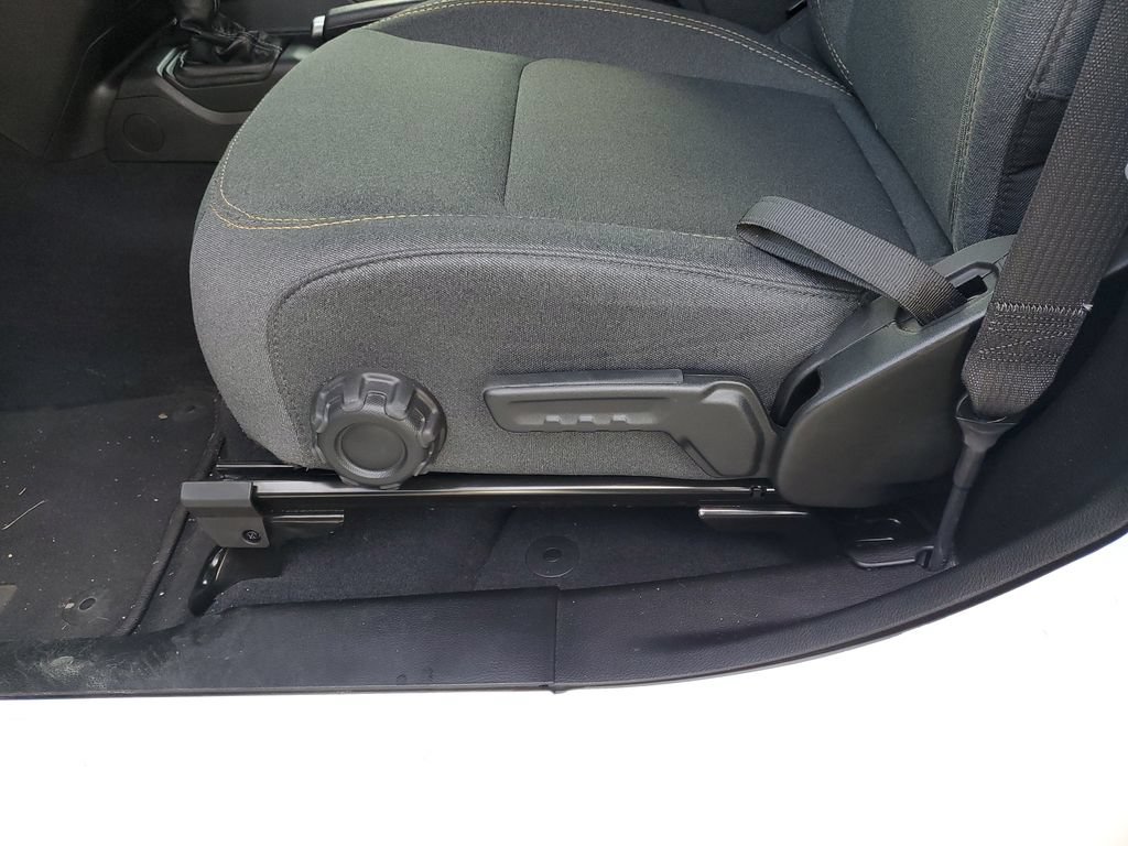 Used 2025 Jeep Wrangler Sport AWD/4WD image 12