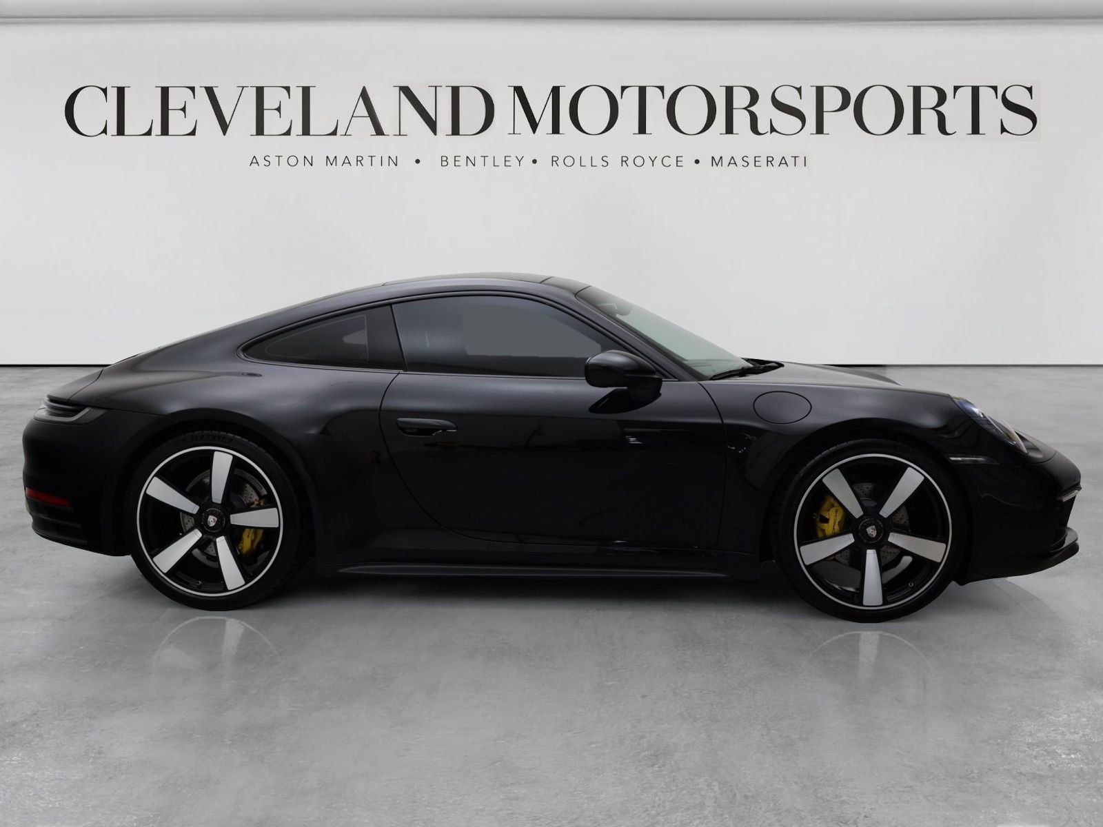 Used 2020 Porsche 911 Carrera RWD image 3