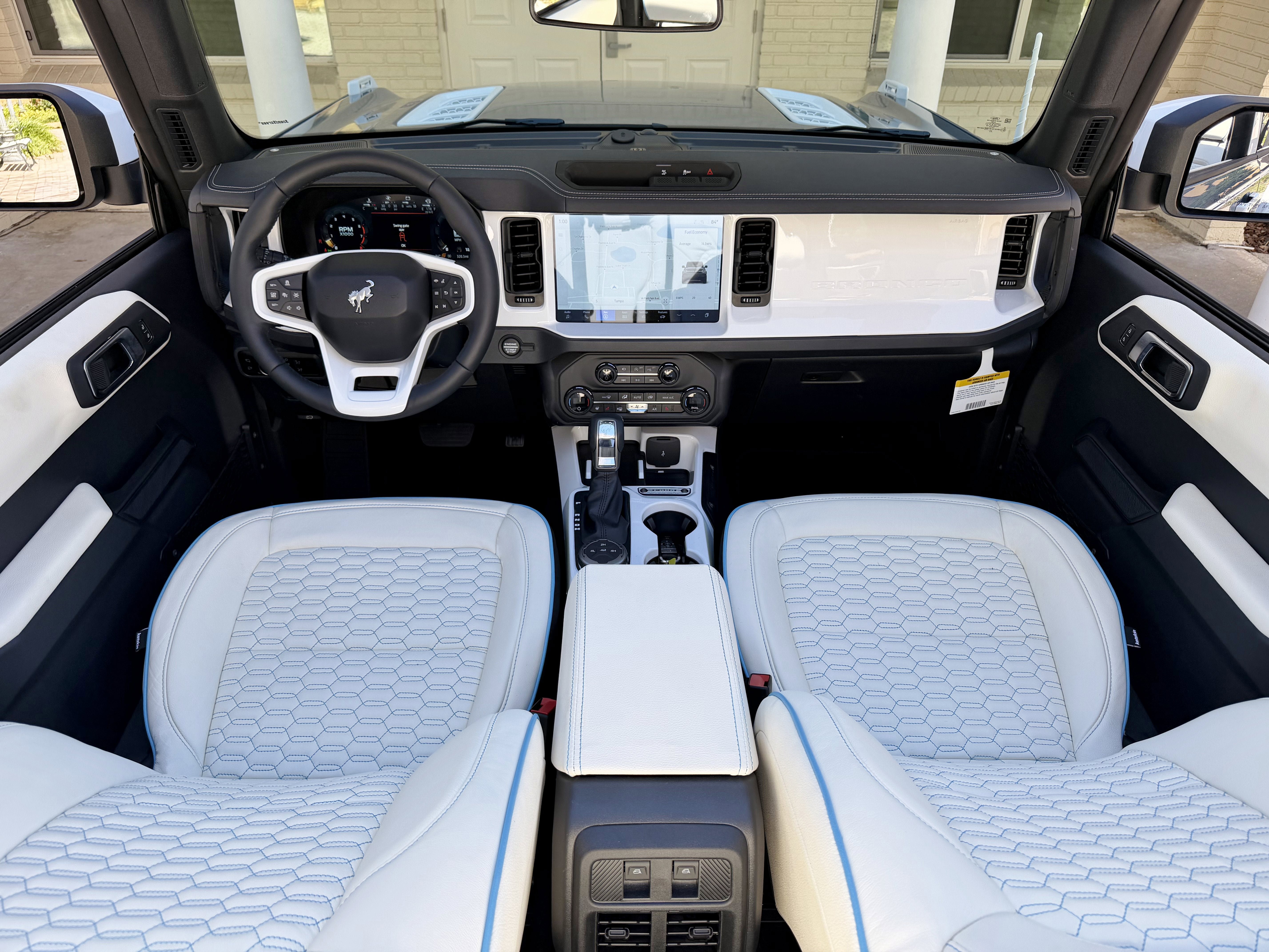 Used 2025 Ford Bronco Outer Banks AWD/4WD image 33