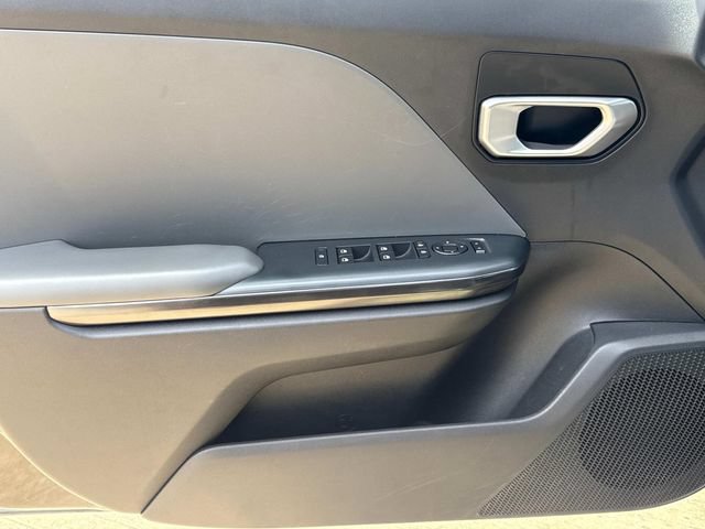 Used 2025 Kia K4 FWD image 23