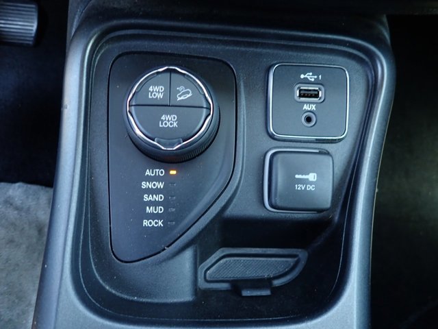 Used 2019 Jeep Compass Trailhawk AWD/4WD image 19