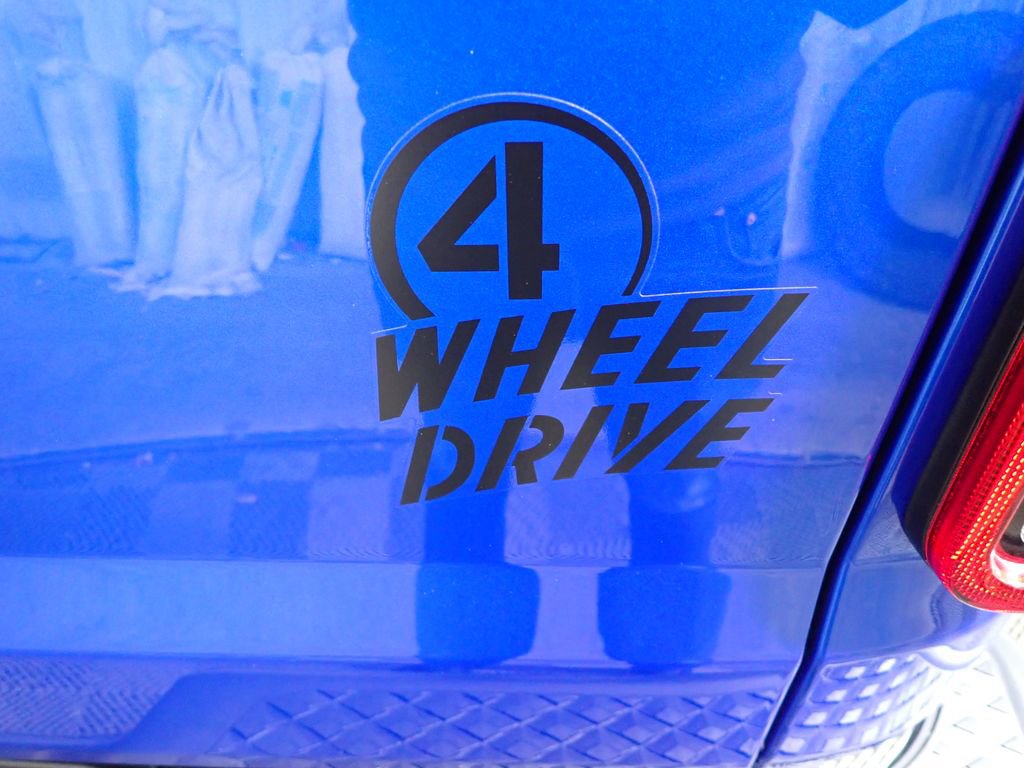 Used 2023 Jeep Gladiator Willys image 16