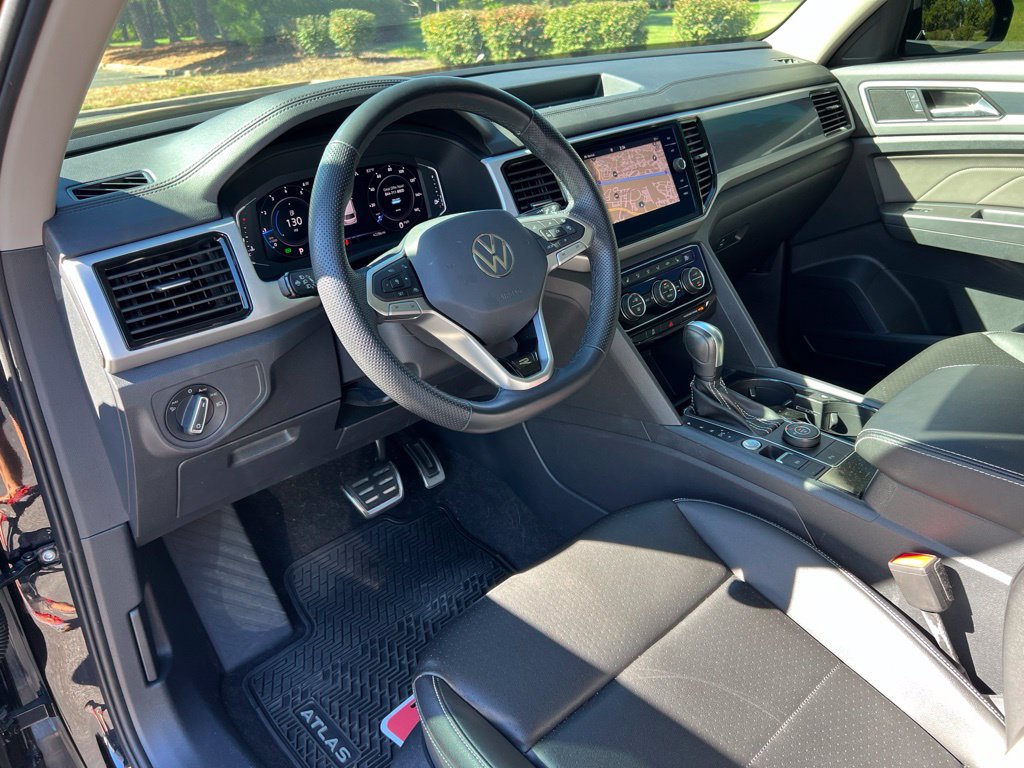 Used 2023 Volkswagen Atlas SEL R-Line AWD/4WD image 15