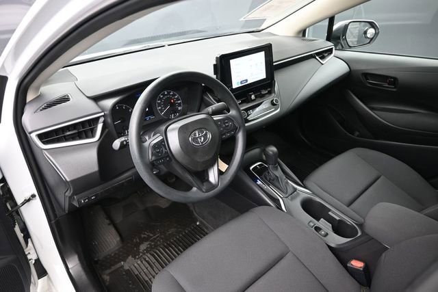 Used 2025 Toyota Corolla LE FWD image 20