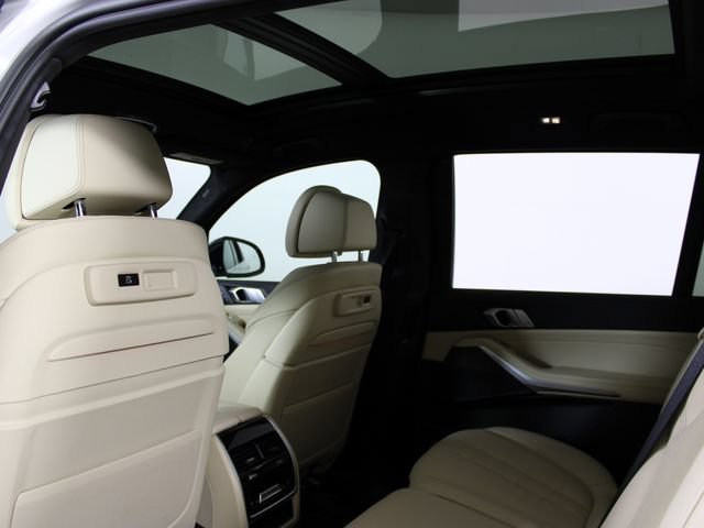 Used 2022 BMW X7 xDrive40i w/ Executive Package AWD/4WD image 21