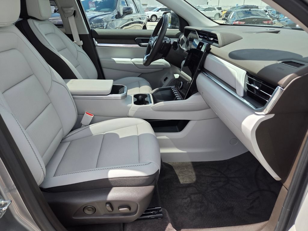 Used 2026 GMC Terrain Denali AWD/4WD image 17