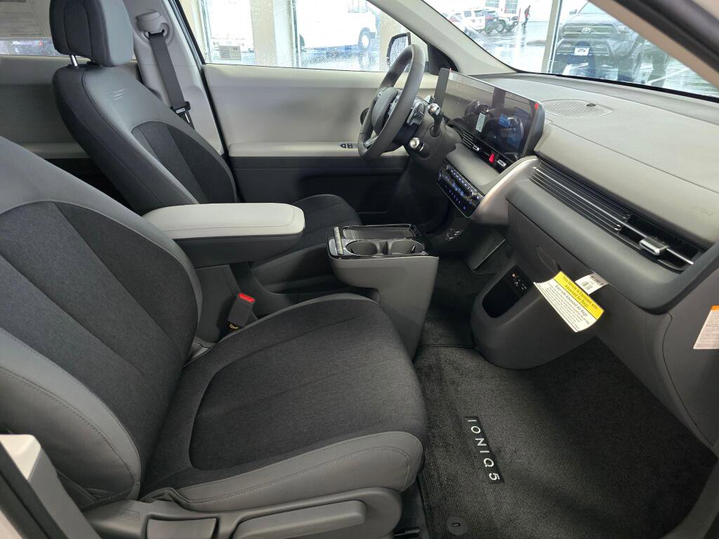 New 2026 Hyundai Ioniq 5 SE image 35