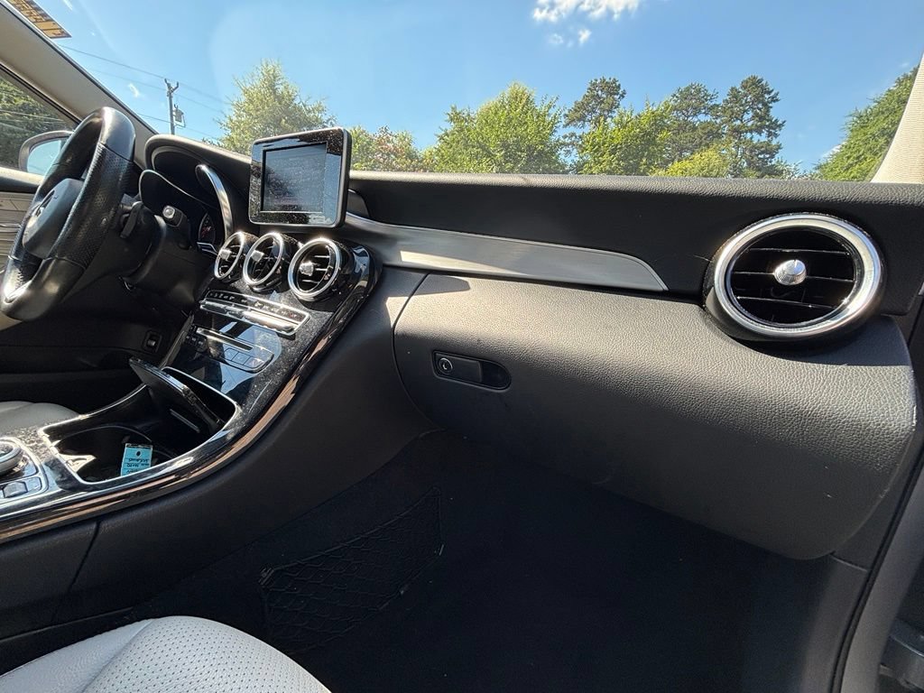 Used 2015 Mercedes-Benz C 300 4MATIC Sedan image 19