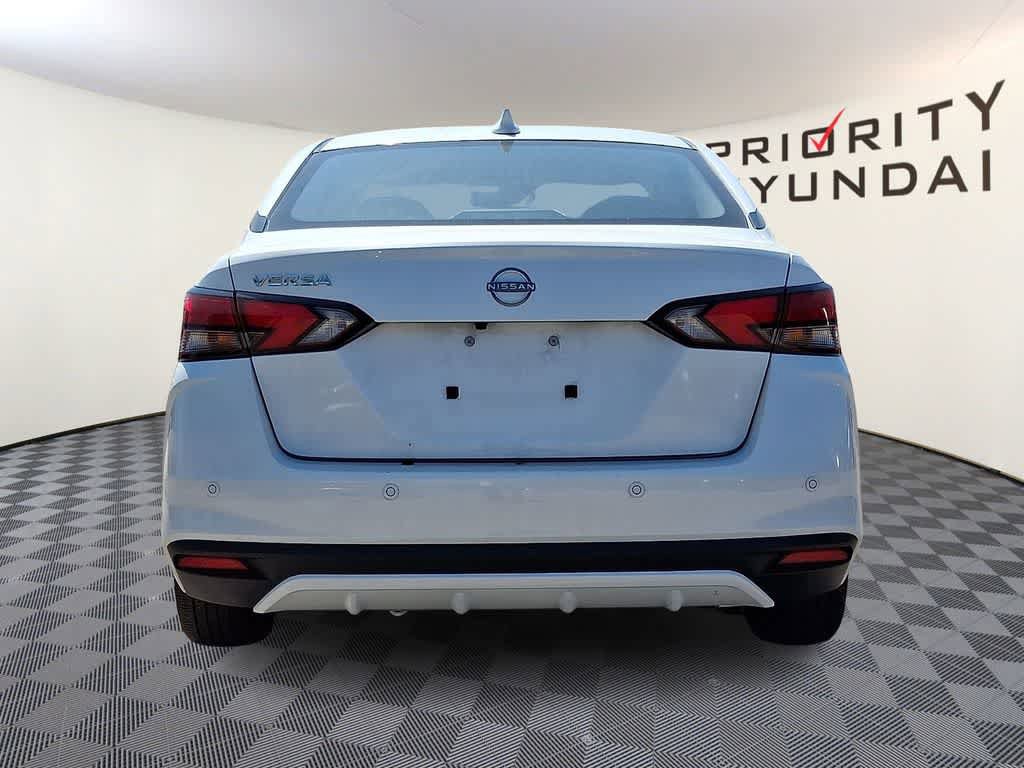 Used 2025 Nissan Versa SV image 5