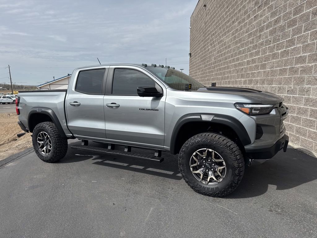 Used 2025 Chevrolet Colorado ZR2 w/ Technology Package image 1