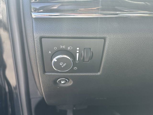 Used 2020 Jeep Grand Cherokee Overland RWD image 27