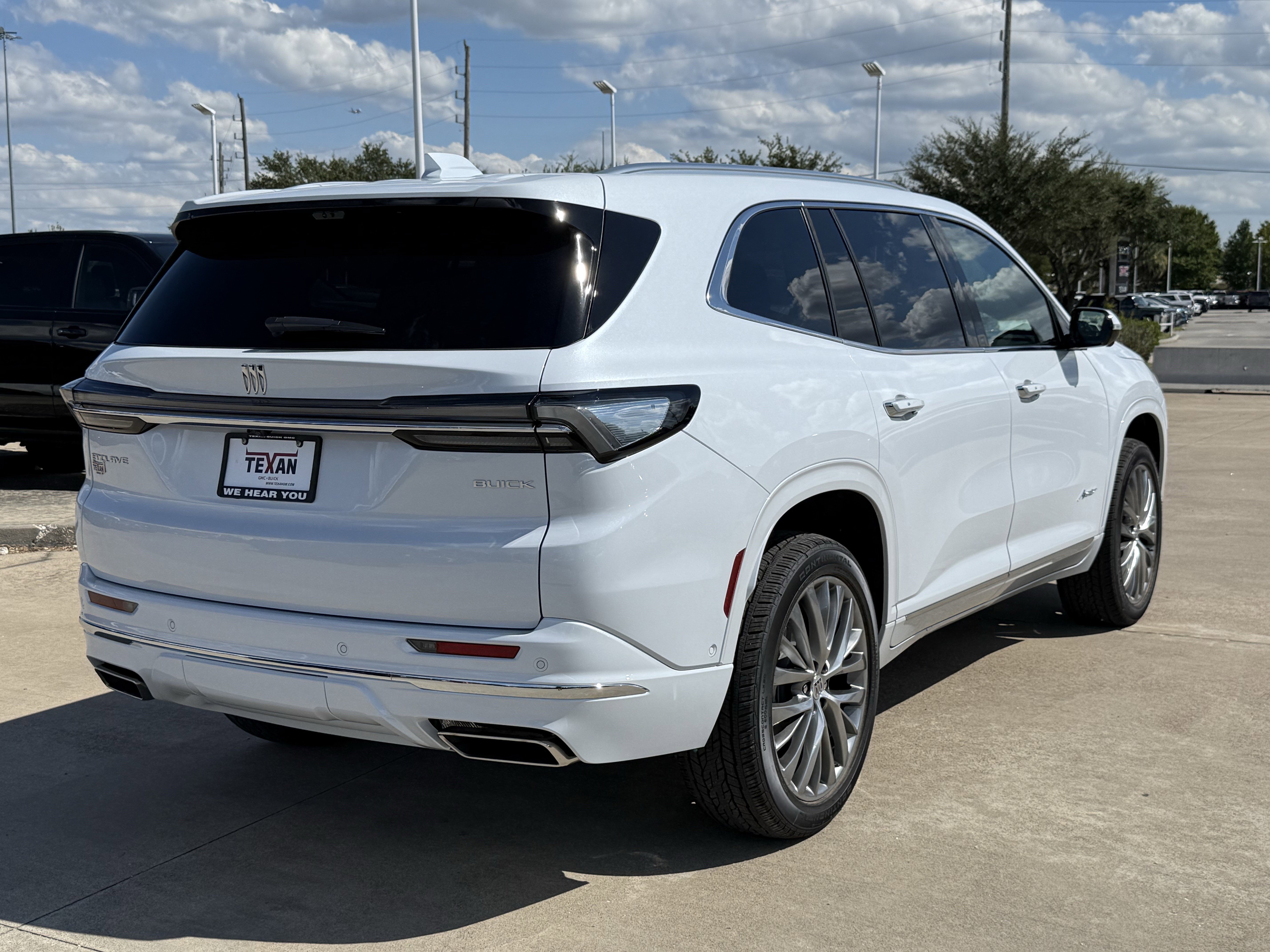 New 2026 Buick Enclave Avenir w/ Super Cruise Package FWD image 5