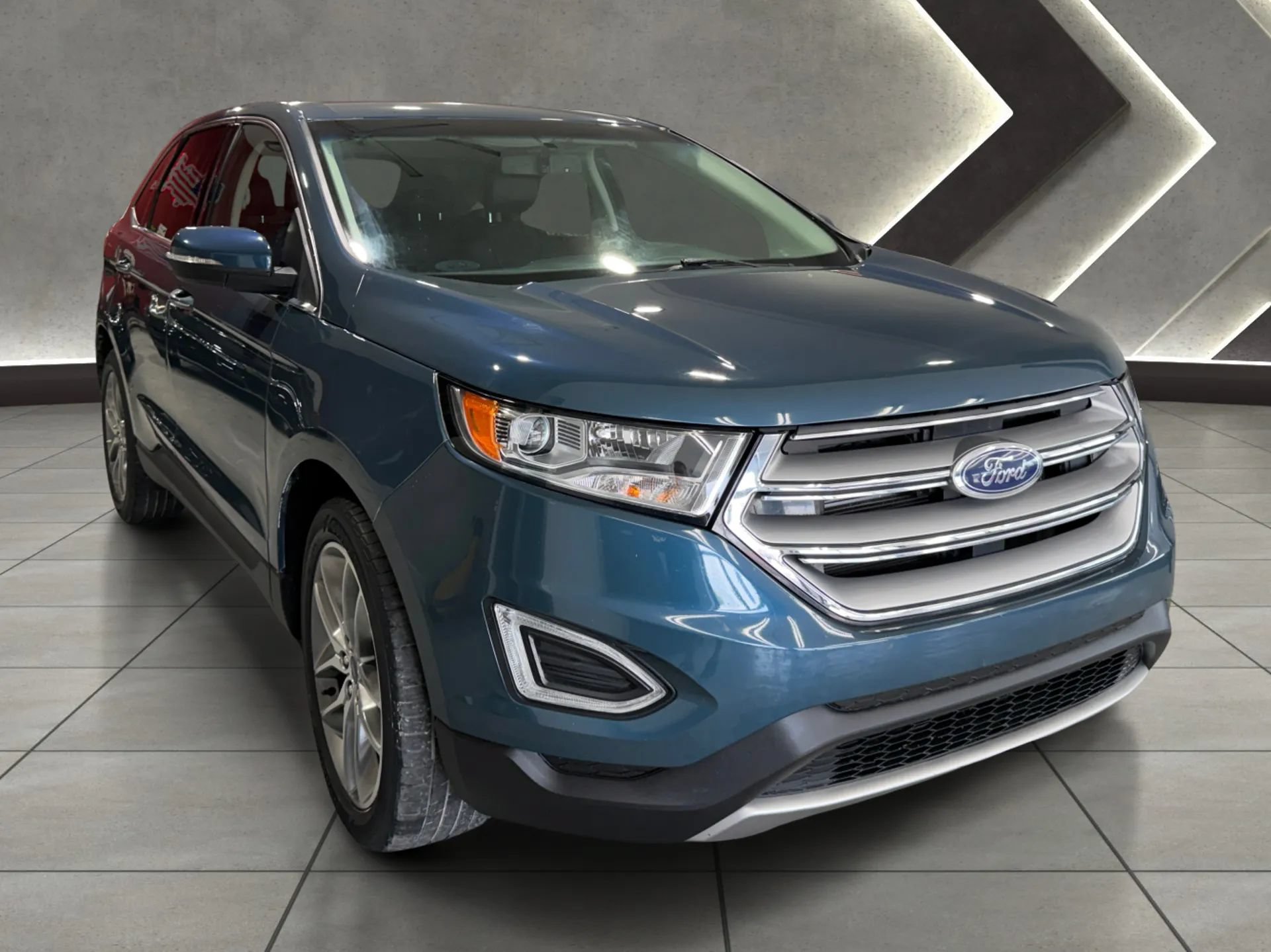 Used 2016 Ford Edge Titanium w/ Technology Package AWD/4WD image 1