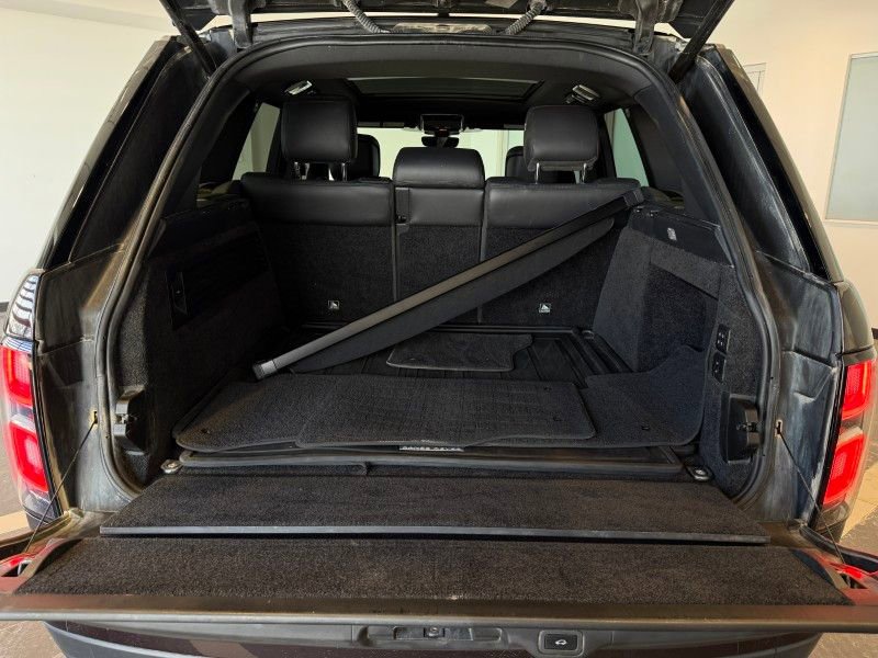 Used 2020 Land Rover Range Rover HSE image 30