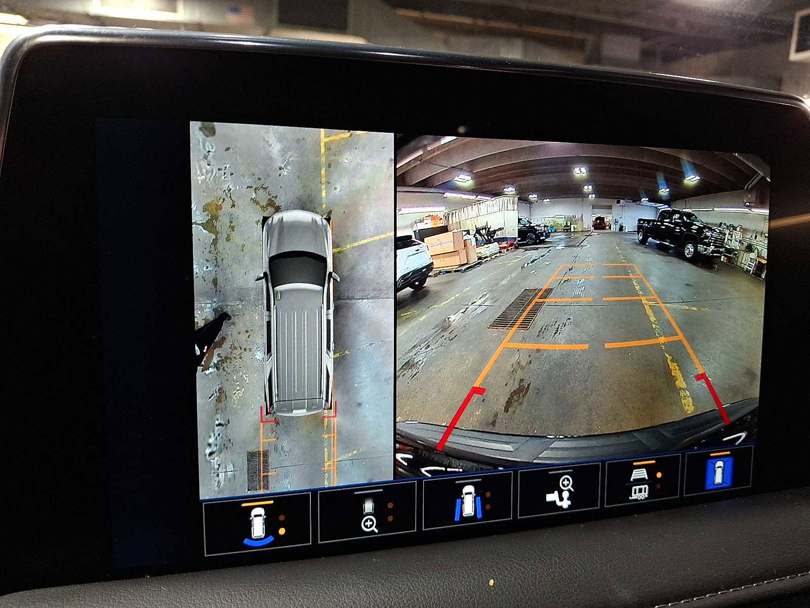 Used 2024 Chevrolet Tahoe Z71 w/ Luxury Package image 21