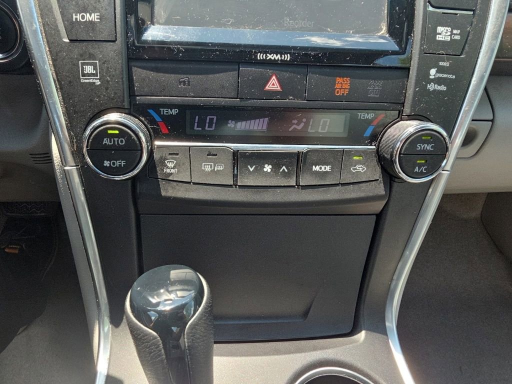 Used 2017 Toyota Camry XLE FWD image 17