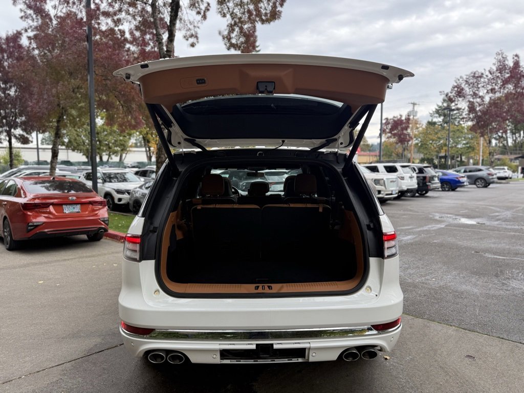 Used 2022 Lincoln Aviator Black Label w/ Dynamic Handling Package image 9