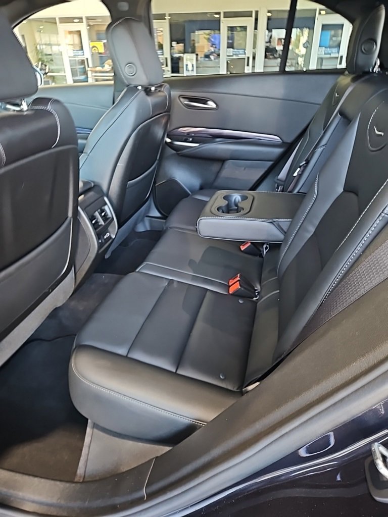 Used 2023 Cadillac XT4 Luxury image 23