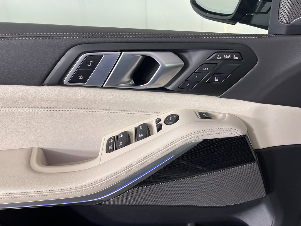 Used 2026 BMW X7 xDrive40i w/ M Sport Package image 17