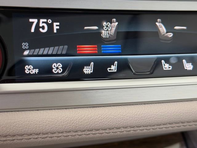 Used 2019 BMW 740i w/ Executive Package image 27