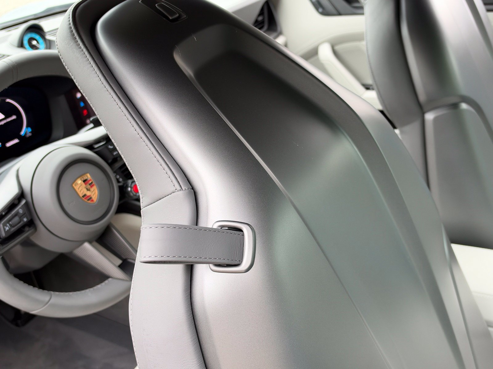 Certified 2025 Porsche 911 Carrera 4 GTS AWD/4WD image 39