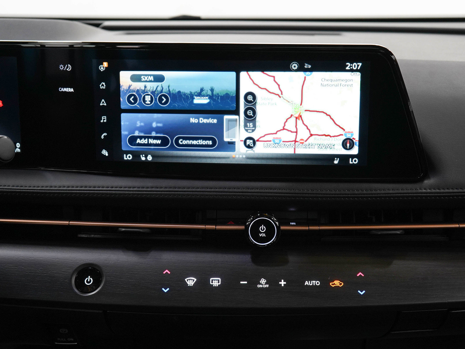 Used 2024 Nissan Ariya AWD image 19