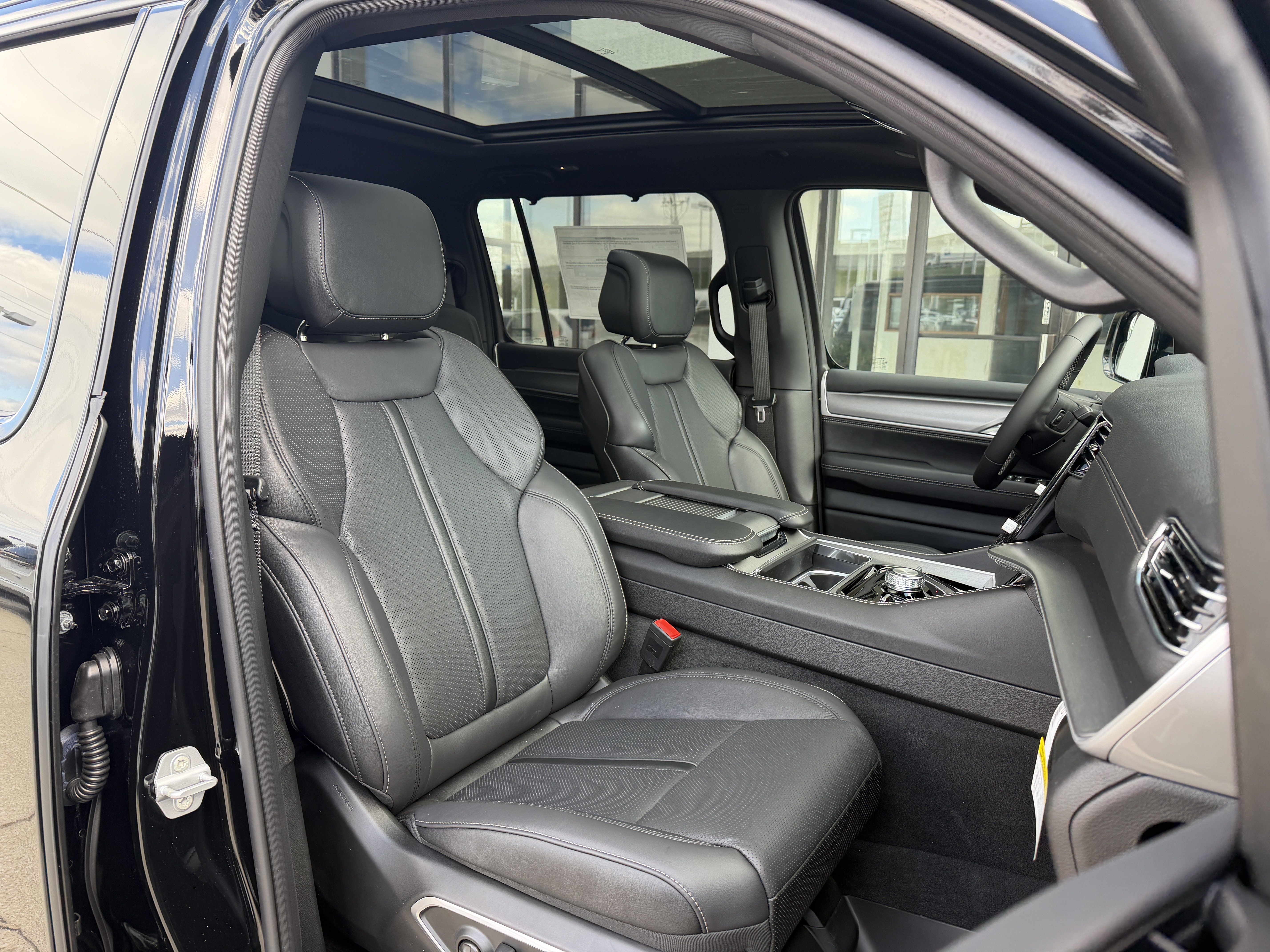 New 2026 Jeep Grand Wagoneer L Limited w/ Premium Group II AWD/4WD image 26