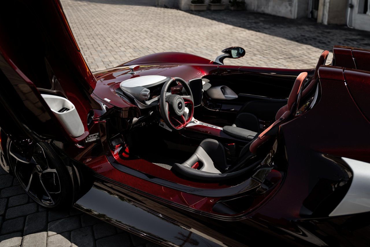 Used 2021 McLaren Elva RWD image 23