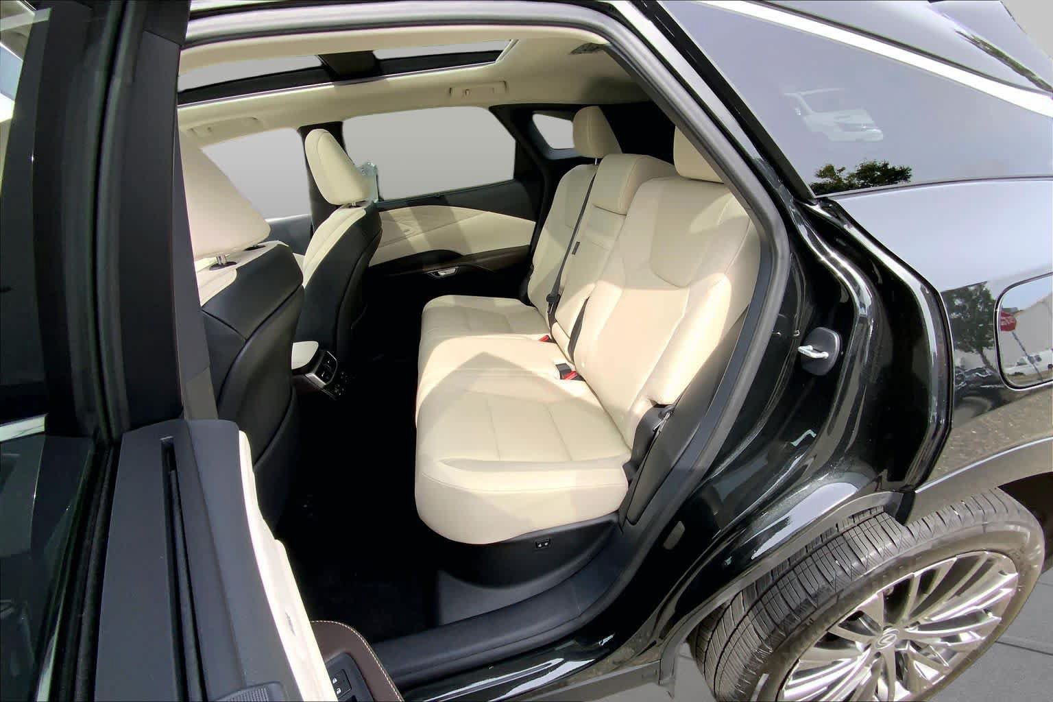 Used 2024 Lexus RX 350 AWD w/ Convenience Package image 21