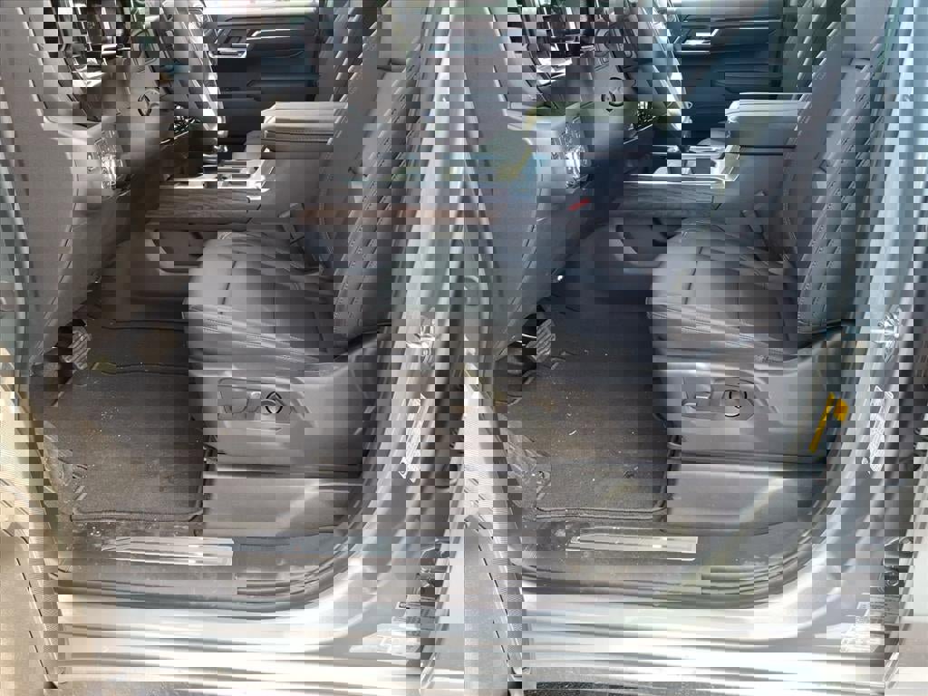 New 2026 GMC Sierra 1500 SLT w/ SLT Premium Package image 13