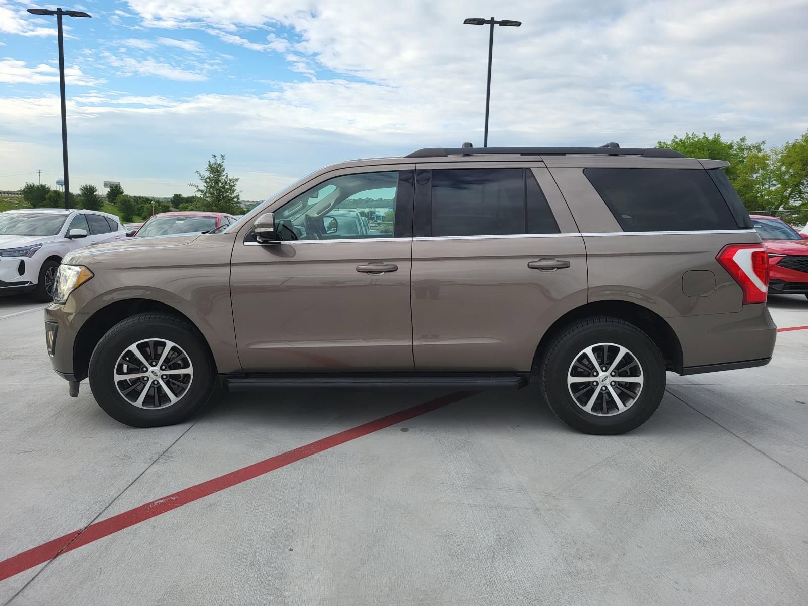 Used 2018 Ford Expedition XLT w/ Equipment Group 201A image 3