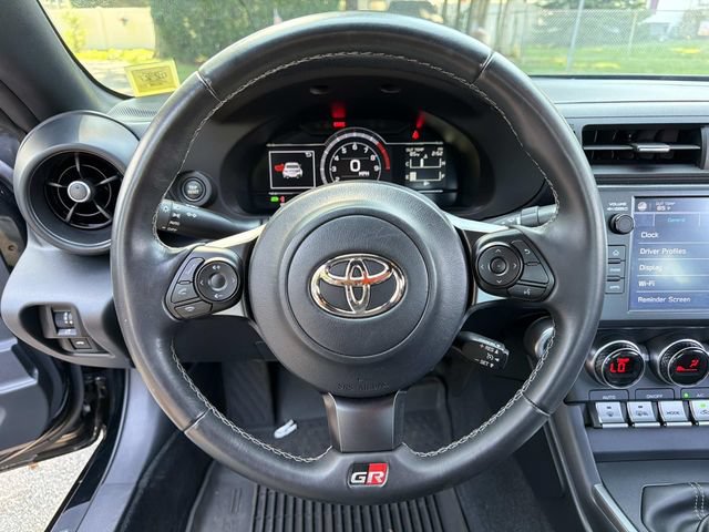 Used 2022 Toyota GR86 Premium w/ ALL Weather Mat Package (TMS) RWD image 22