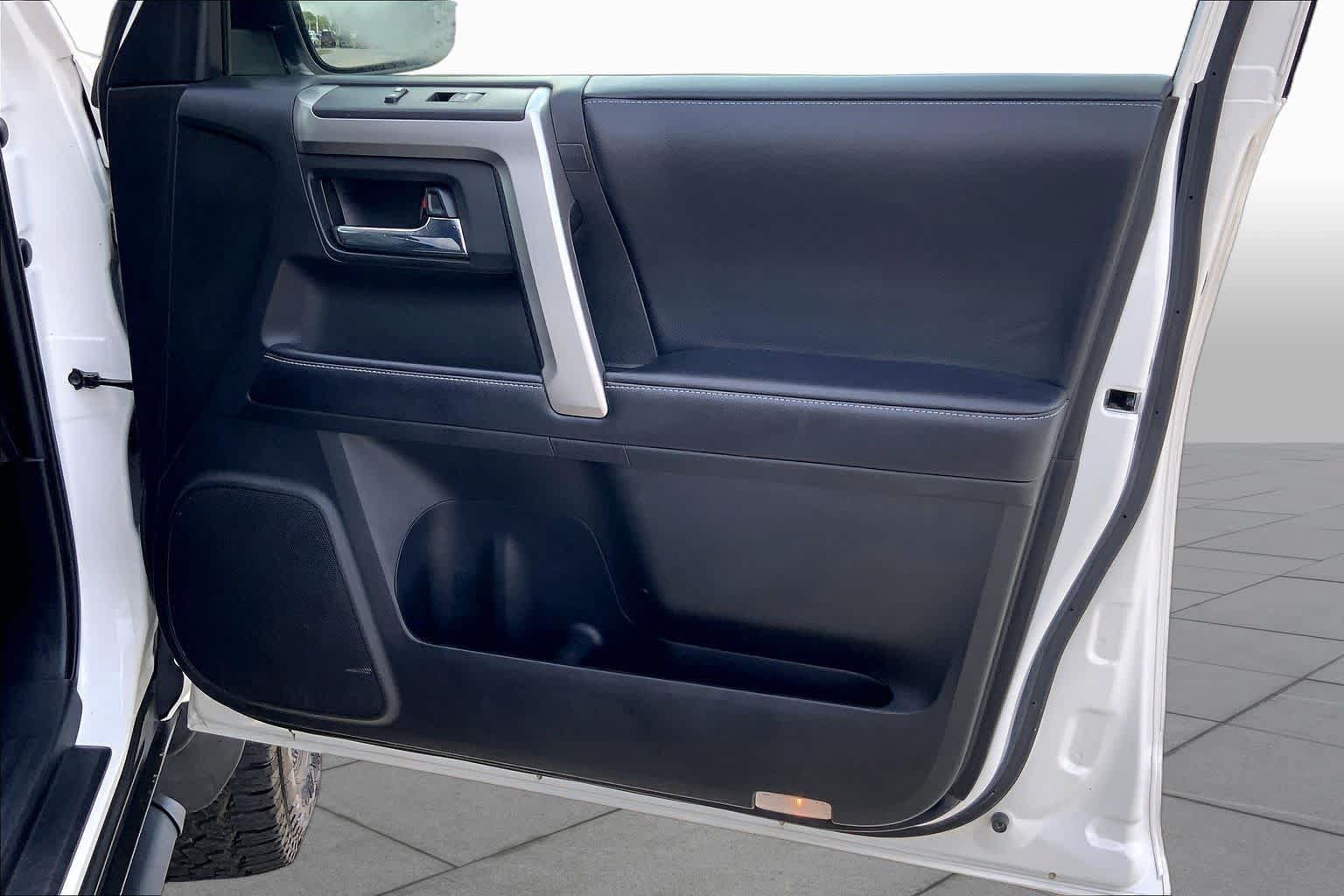 Used 2018 Toyota 4Runner SR5 Premium AWD/4WD image 21