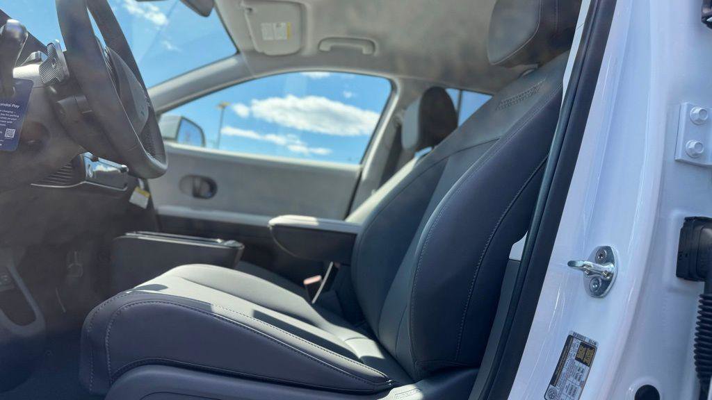 New 2026 Hyundai Ioniq 5 SEL AWD/4WD image 16