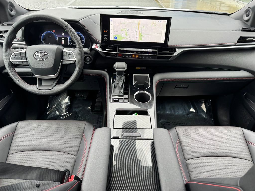 Used 2025 Toyota Sienna XSE w/ XSE Premium Package image 50