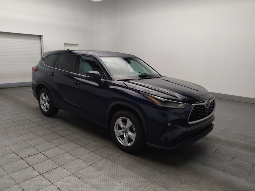 Used 2021 Toyota Highlander LE FWD image 11