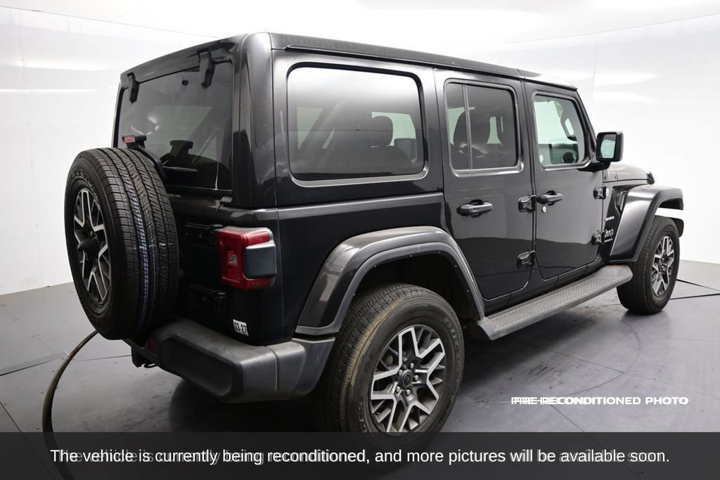 Used 2024 Jeep Wrangler Unlimited Sahara AWD/4WD image 6