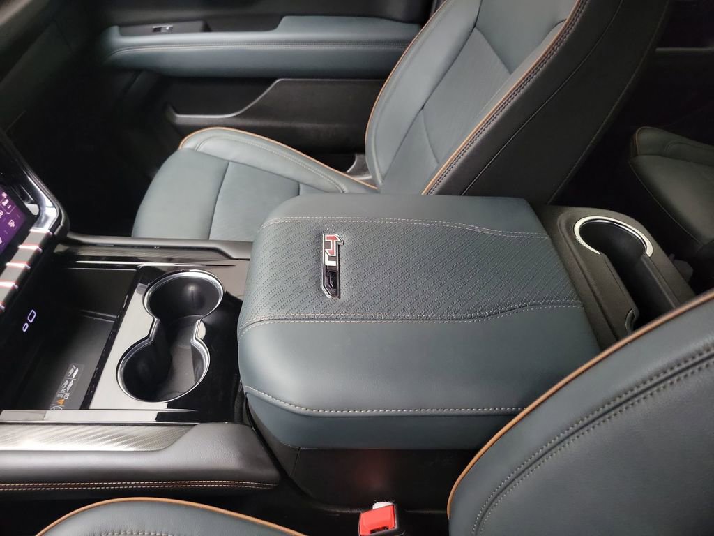 Used 2025 GMC Yukon XL AT4 w/ AT4 Premium Plus Package image 31