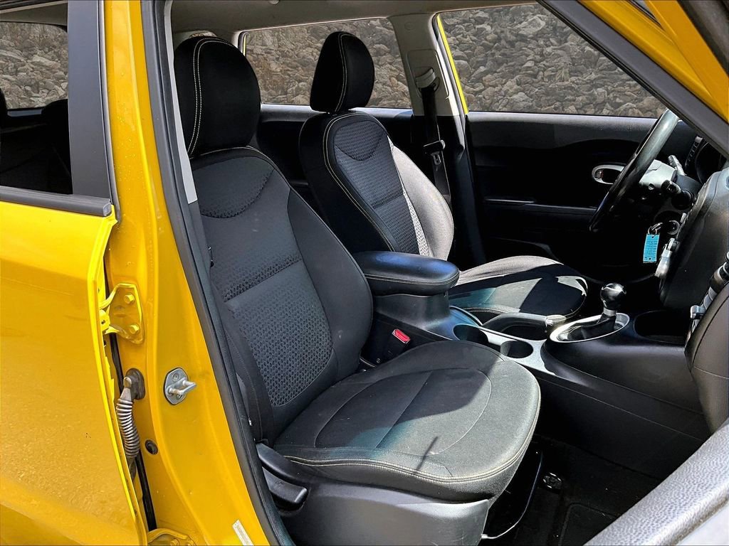 Used 2014 Kia Soul + FWD image 7