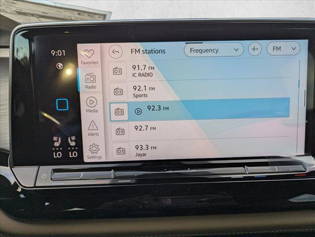 New 2026 Volkswagen Atlas Cross Sport SE image 17