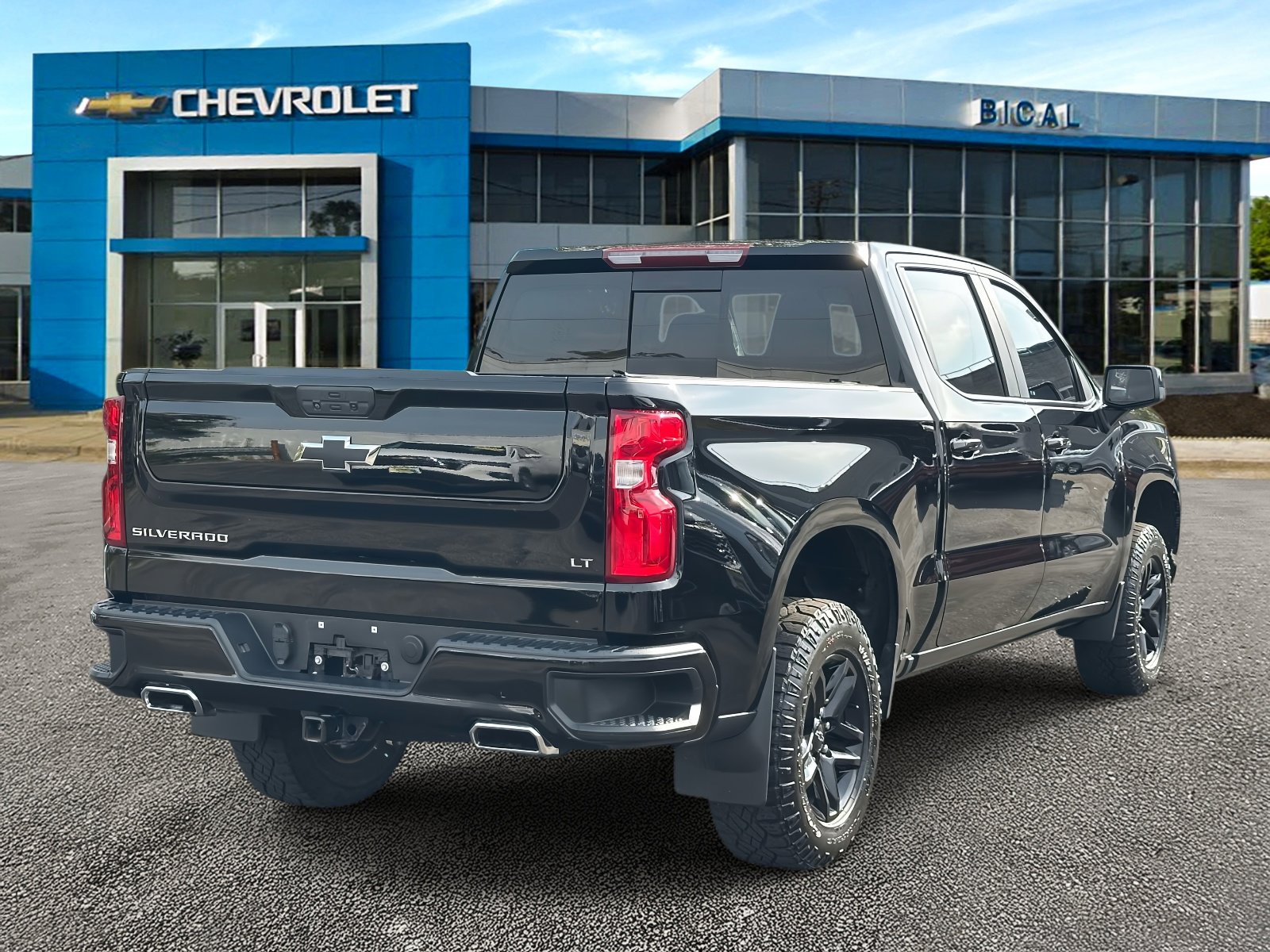 Used 2021 Chevrolet Silverado 1500 LT Trail Boss w/ Convenience Package II image 5