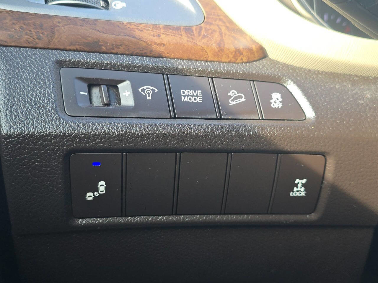 Used 2018 Hyundai Santa Fe Sport image 30