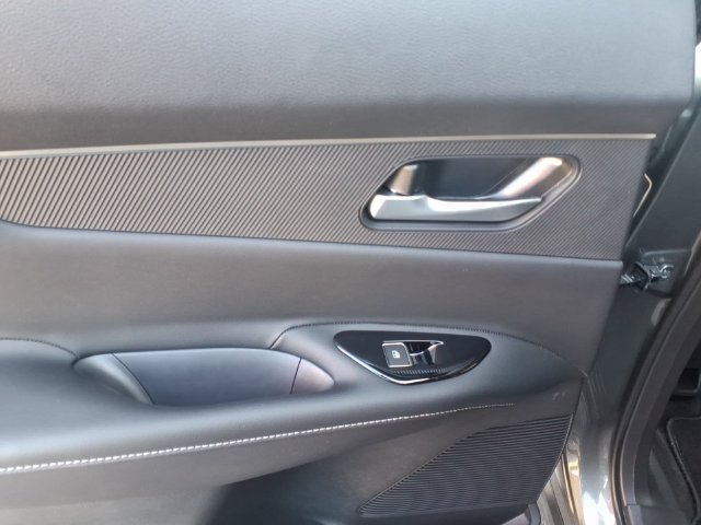 Used 2025 Nissan Murano SV FWD image 8
