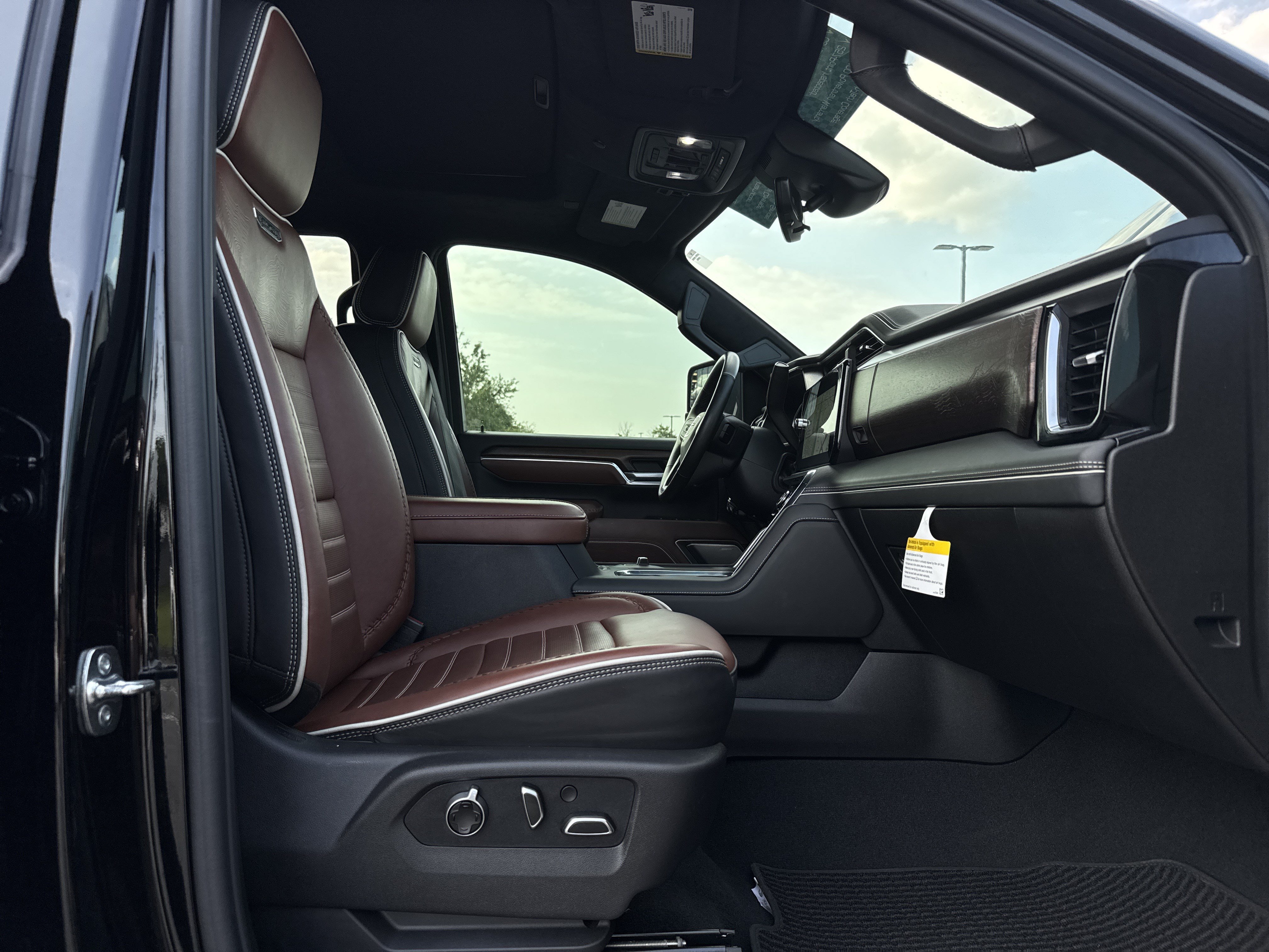 Used 2025 GMC Sierra 2500 Denali Ultimate AWD/4WD image 31