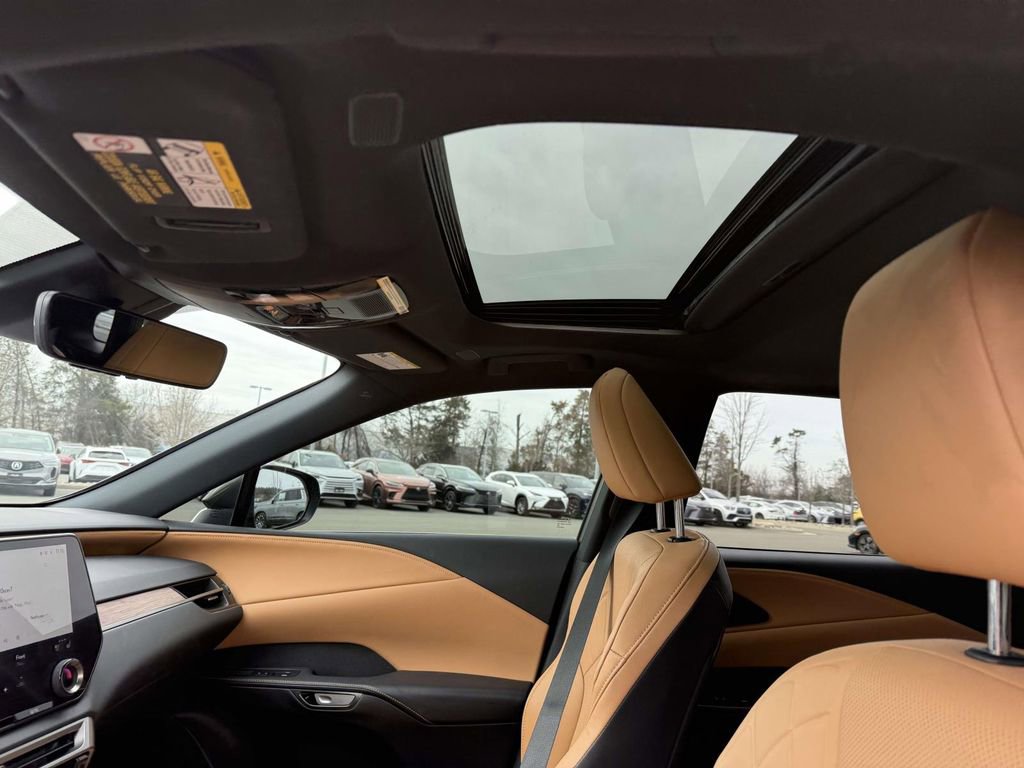 Used 2023 Lexus RX 350 Premium w/ Accessory Package (Z1) image 21