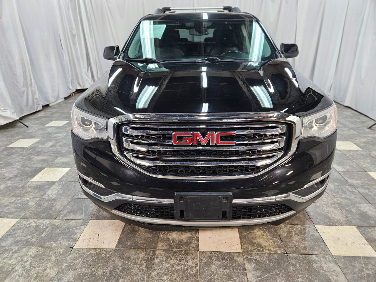 Used 2019 GMC Acadia SLT image 3